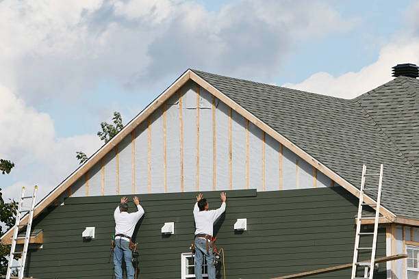 Professional Siding Replacement technician working in Dunkirk, IN